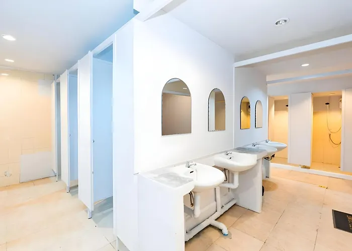 Mitr Sukhumvit 2 - Bts Nana Apartment *