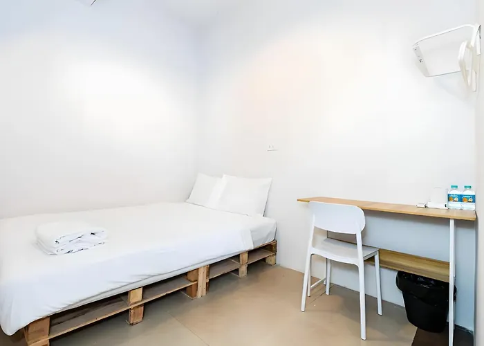 Mitr Sukhumvit 2 - Bts Nana Apartment